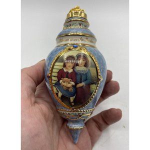 1999 Bradford Editions Shared Moments Sisters Heirloom Porcelain Ornament